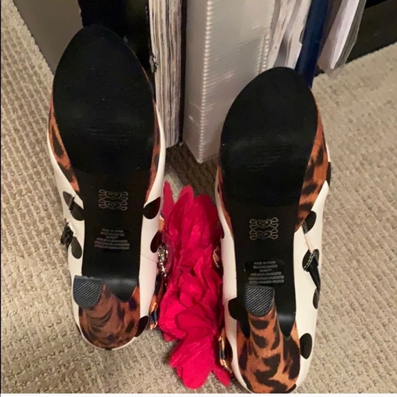 NWOT Fast Fabulous 6” heel booties - Picture 4 of 5